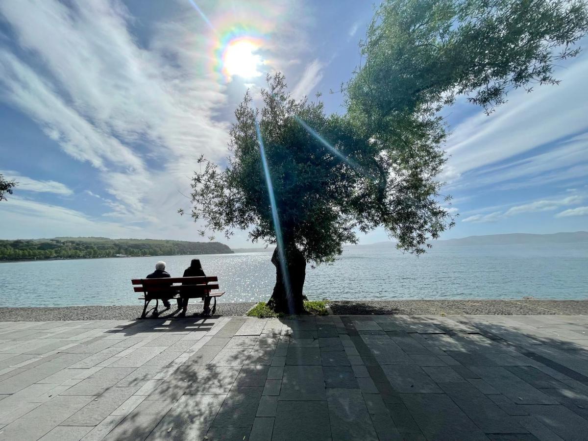 Luminoso Appartamento Sul Lago - Lake Court Anguillara Sabazia Eksteriør billede